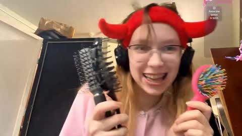 Stella online show from November 1, 3:16 pm