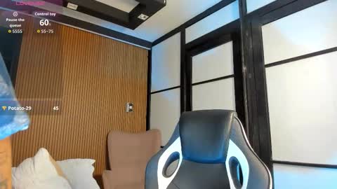 alanred_ online show from October 15, 11:07 pm