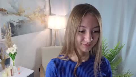 Snapshot of alaynaschoville chatting on September 28, 3:24 am Lola online show from September 28, 3:24 am