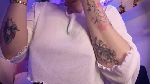 albaandthayron online show from September 27, 12:23 pm