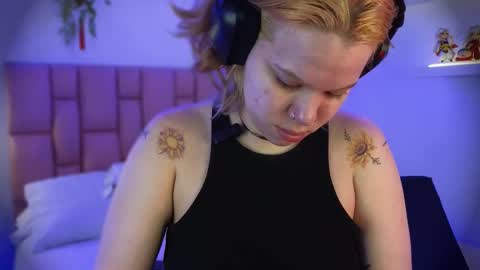 albaandthayron online show from October 1, 11:26 am