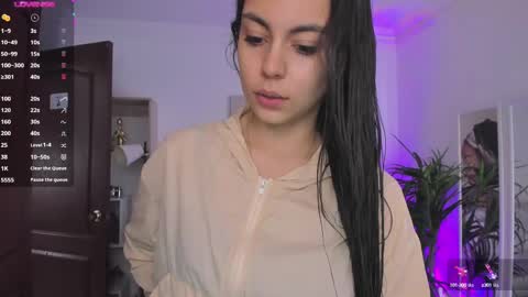 Alejandra online show from February 10, 11:25 am