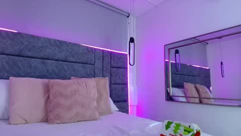 Snapshot of aleka_williams_ chatting on September 24, 4:17 pm aleka_williams_ online show from September 24, 4:17 pm