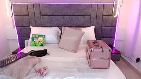 Snapshot of aleka_williams_ chatting on September 26, 4:26 pm aleka_williams_ online show from September 26, 4:26 pm