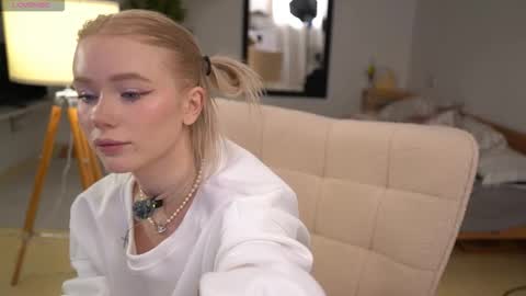 Lexi online show from December 5, 4:12 am