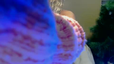 Luly online show from December 1, 11:07 pm