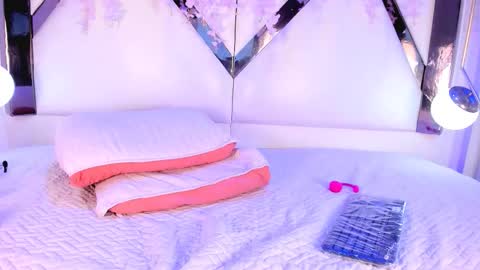 A F  online show from February 22, 3:35 pm