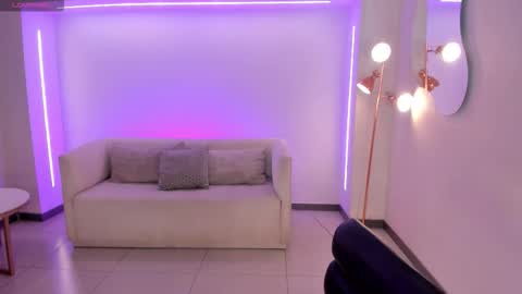 Snapshot of alessiacorleone_ chatting on October 21, 11:25 am Alessia online show from October 21, 11:25 am
