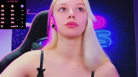 alessiacroft online show from March 23, 5:02 am