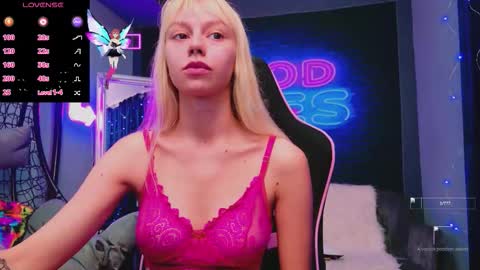 Snapshot of alessiacroft chatting on September 12, 4:46 am alessiacroft online show from September 12, 4:46 am