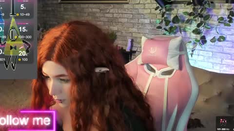 alex_howell online show from December 6, 8:50 pm