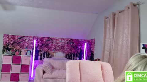 Alex online show from April 8, 1:52 am