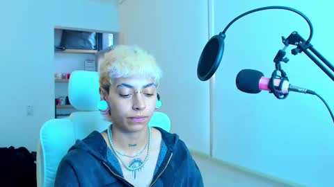 Residente0xxx online show from November 22, 10:23 pm