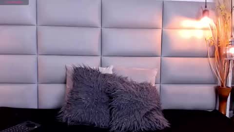 Snapshot of alexa_fisher_ chatting on October 15, 8:44 pm alexa online show from October 15, 8:44 pm
