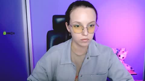 Snapshot of alexa_night_ chatting on September 16, 1:08 pm alexa_night_ online show from September 16, 1:08 pm