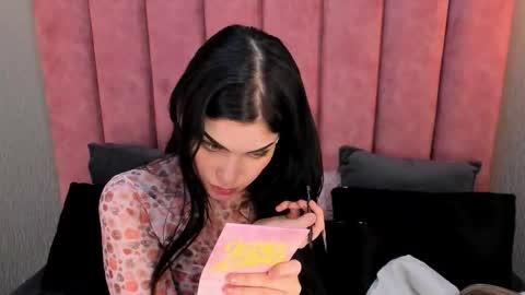 Alexa Thaylor online show from November 11, 3:09 pm