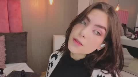 Alexa Thaylor online show from April 8, 3:36 pm