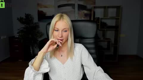 Alexa Woods online show from October 11, 7:27 pm