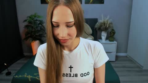 Snapshot of alexaharmon chatting on February 5, 1:54 pm AlexaHarmon online show from February 5, 1:54 pm