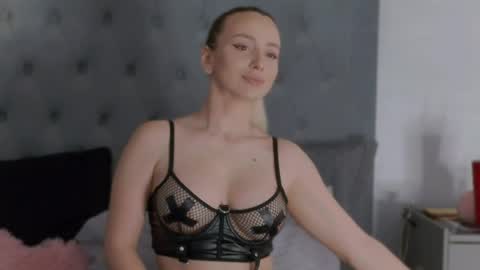 Alexis online show from May 15, 7:22 am