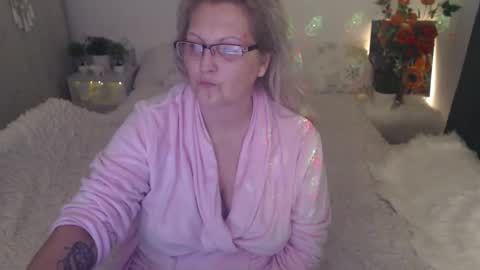 Jhoa online show from February 22, 6:09 pm