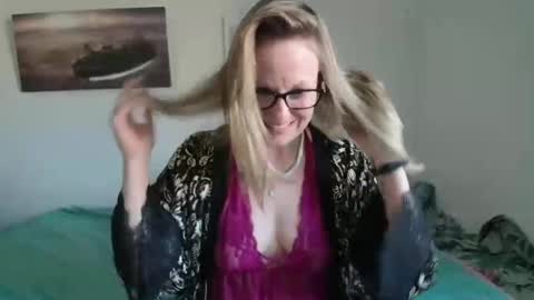 Alice online show from December 11, 1:28 pm