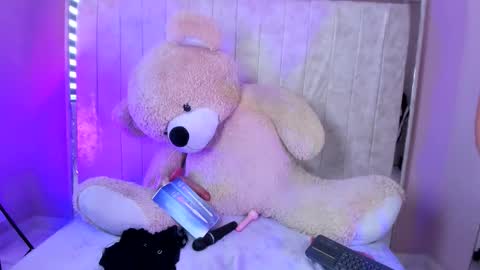 alice_26__ online show from February 27, 4:40 pm