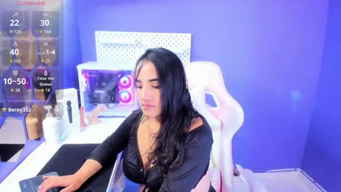 Snapshot of alice_26__ chatting on September 25, 9:34 pm alice_26__ online show from September 25, 9:34 pm