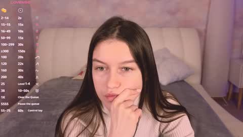 Snapshot of alice__grace_ chatting on January 26, 10:24 pm your Alice online show from January 26, 10:24 pm