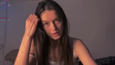 Snapshot of alice__grace_ chatting on March 1, 3:38 pm your Alice online show from March 1, 3:38 pm