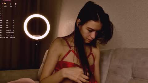 Snapshot of alice__grace_ chatting on October 19, 9:50 pm your Alice online show from October 19, 9:50 pm