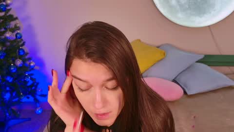 Snapshot of alice__grace_ chatting on December 11, 10:16 pm your Alice online show from December 11, 10:16 pm