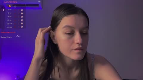 Snapshot of alice__grace_ chatting on February 19, 4:00 pm your Alice online show from February 19, 4:00 pm