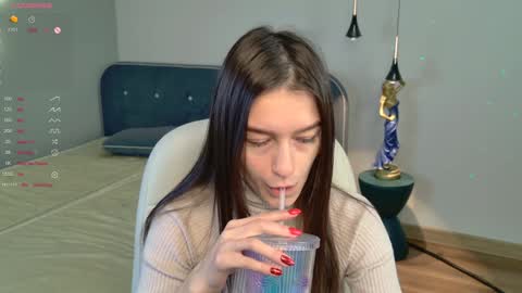 Snapshot of alice__grace_ chatting on December 13, 9:51 pm your Alice online show from December 13, 9:51 pm