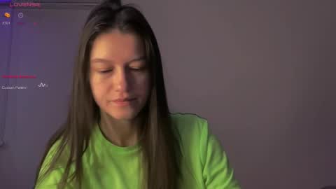 Snapshot of alice__grace_ chatting on February 23, 2:39 pm your Alice online show from February 23, 2:39 pm
