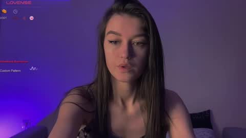 Snapshot of alice__grace_ chatting on February 26, 3:54 pm your Alice online show from February 26, 3:54 pm