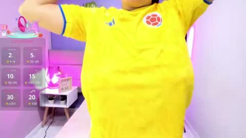 alice_brookss_ online show from July 4, 1:18 pm