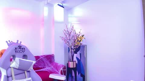 Alice  online show from November 1, 8:13 pm