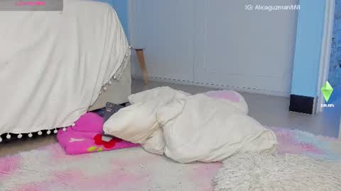 ALICE    Alice guzman online show from July 28, 7:39 pm
