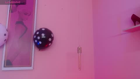alice_in_hornyland_ online show from October 2, 12:37 am