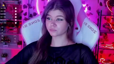 Alice online show from June 12, 9:01 pm