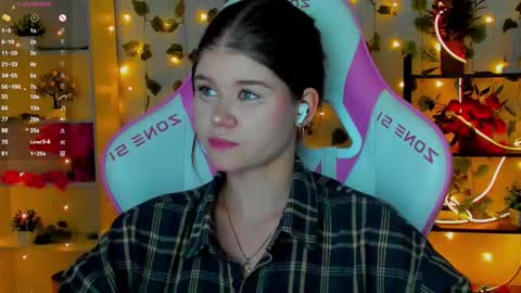 Alice online show from November 21, 2:52 pm