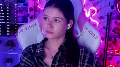 Alice online show from June 28, 10:05 pm