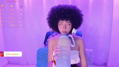 Alice  online show from December 24, 7:33 pm