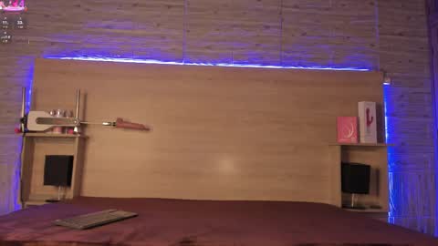 Alice  online show from March 9, 1:04 pm