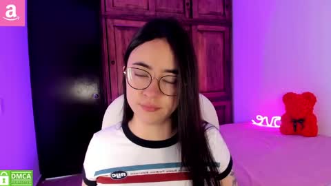 Aliceee  ..   97YP9VWGZHrefnav wishlist lists 1 online show from May 8, 1:25 pm