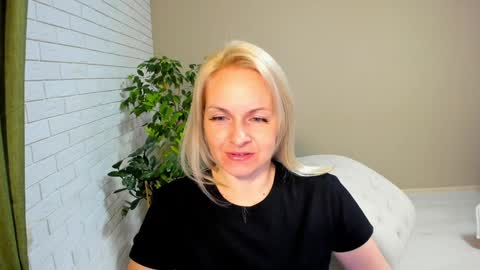 Snapshot of alicee__grace chatting on February 8, 7:05 pm Alicee online show from February 8, 7:05 pm