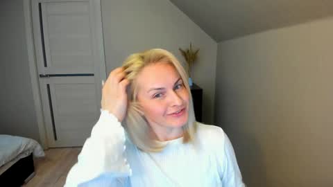 Snapshot of alicee__grace chatting on February 23, 1:56 pm Alicee online show from February 23, 1:56 pm
