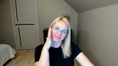 Snapshot of alicee__grace chatting on February 28, 6:52 pm Alicee online show from February 28, 6:52 pm