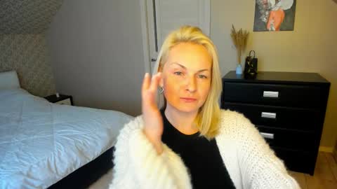 Alicee online show from November 27, 9:56 am